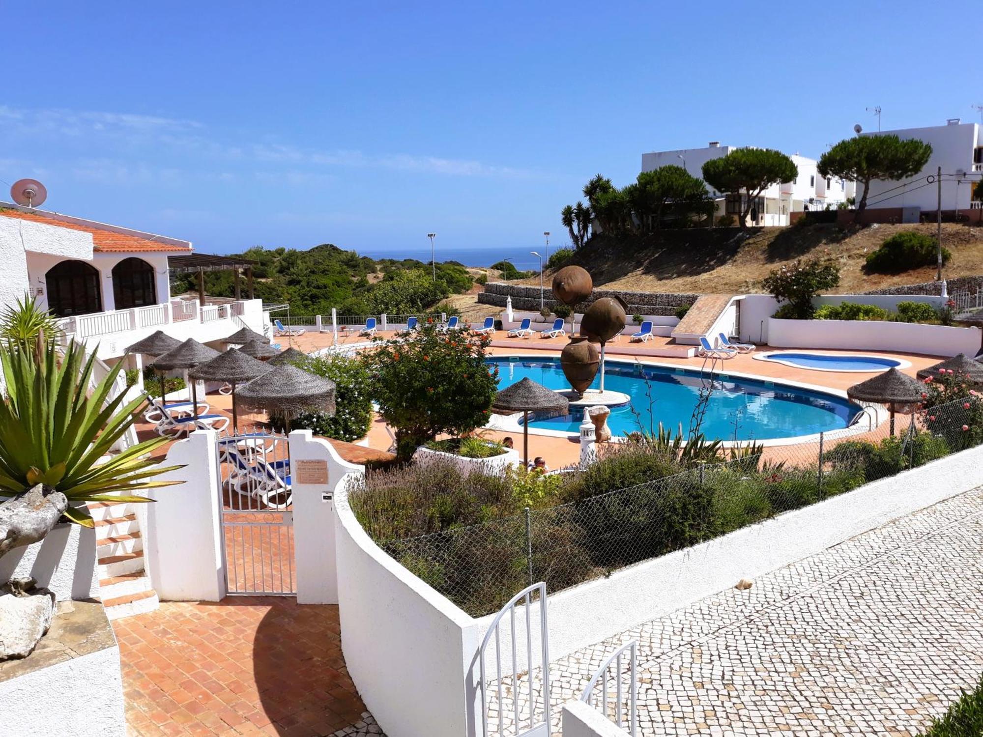 Apartamentos Salema Praia Club Eksteriør bilde