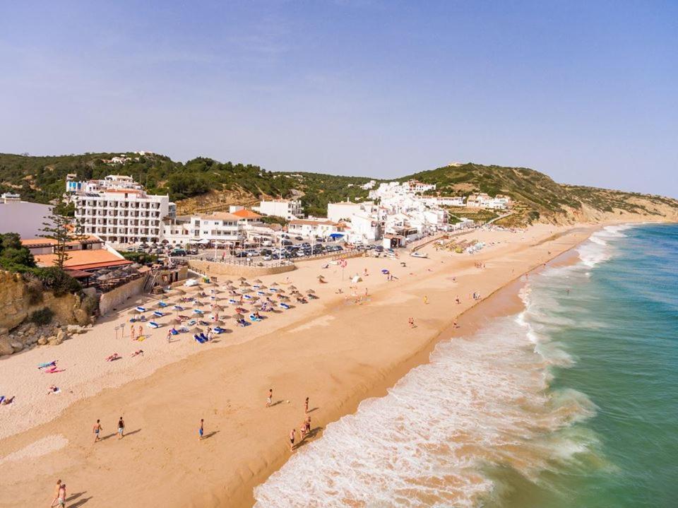 Apartamentos Salema Praia Club Eksteriør bilde