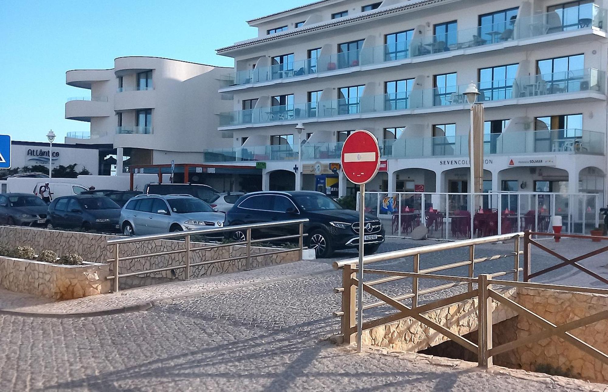 Apartamentos Salema Praia Club Eksteriør bilde