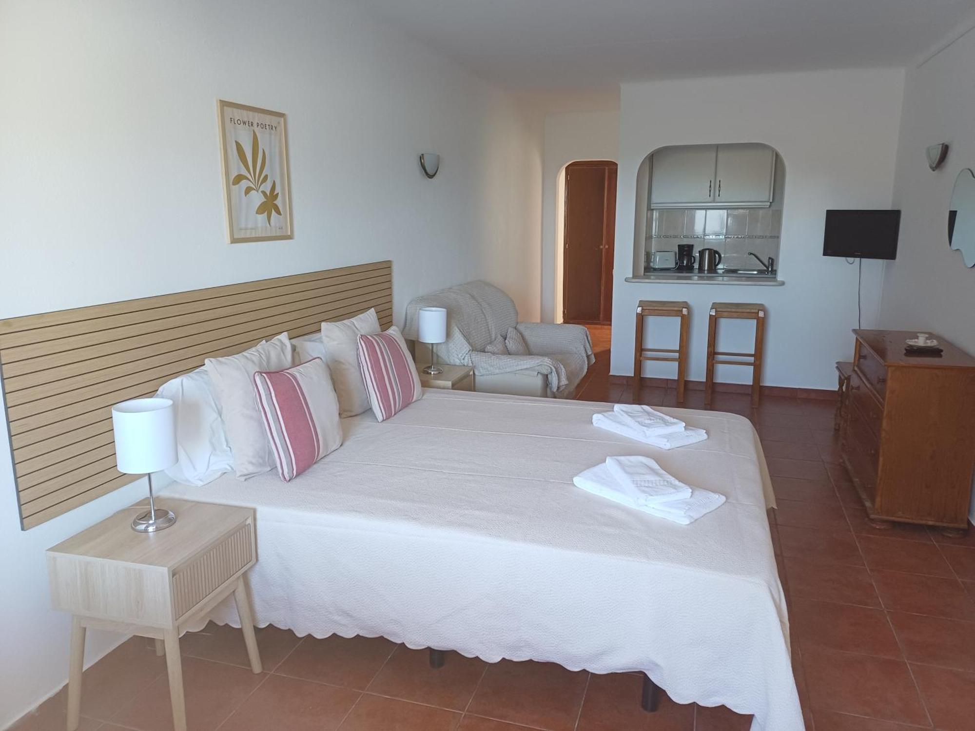 Apartamentos Salema Praia Club Eksteriør bilde