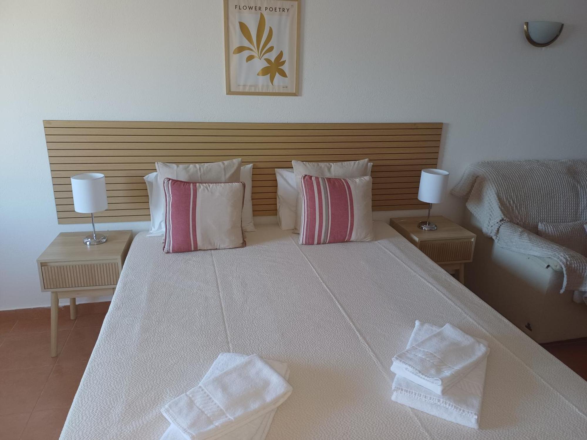 Apartamentos Salema Praia Club Eksteriør bilde