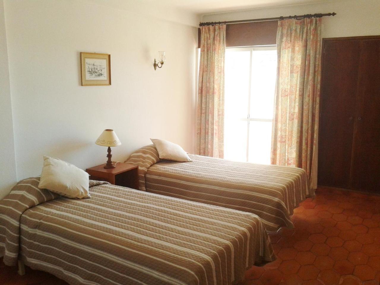 Apartamentos Salema Praia Club Eksteriør bilde