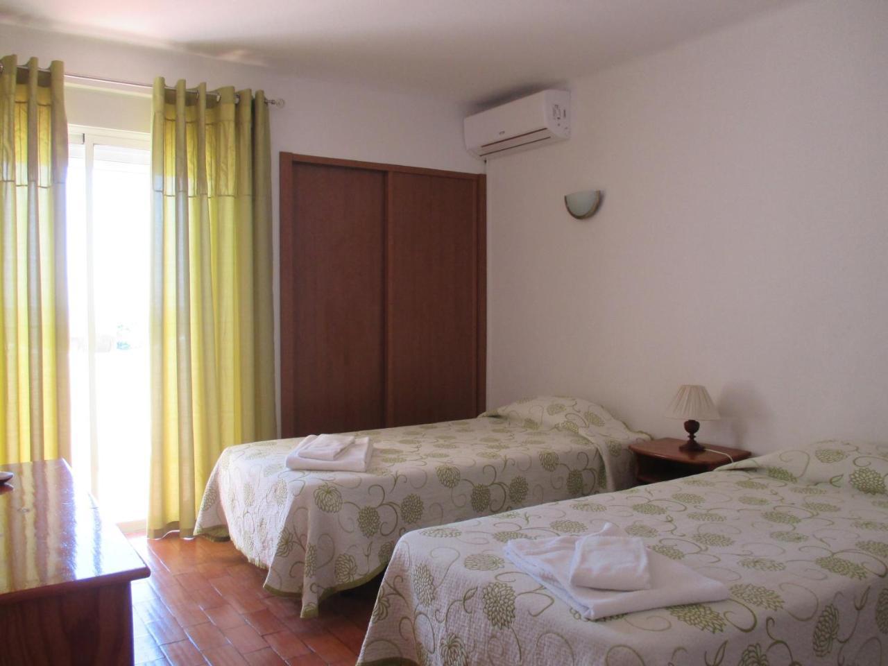 Apartamentos Salema Praia Club Eksteriør bilde
